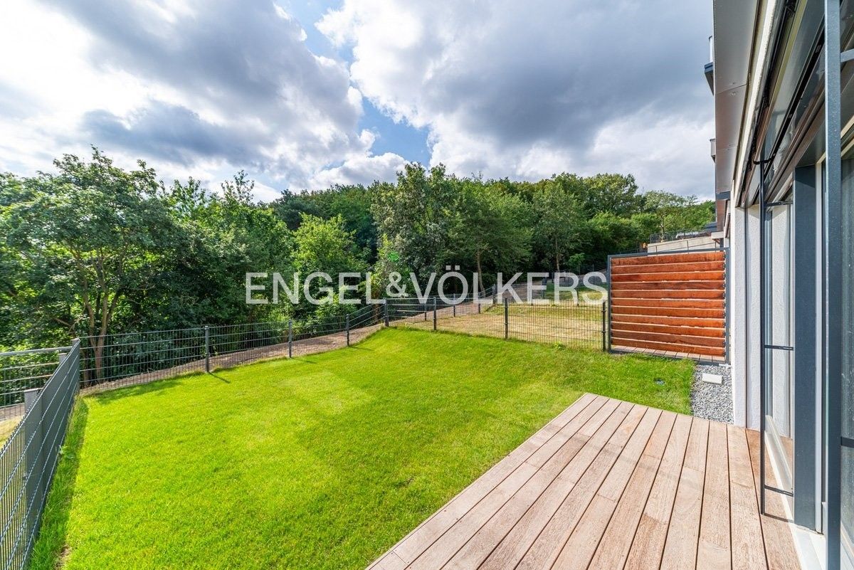 Pronájem rodinný dům - Vášové, Praha, 194 m²