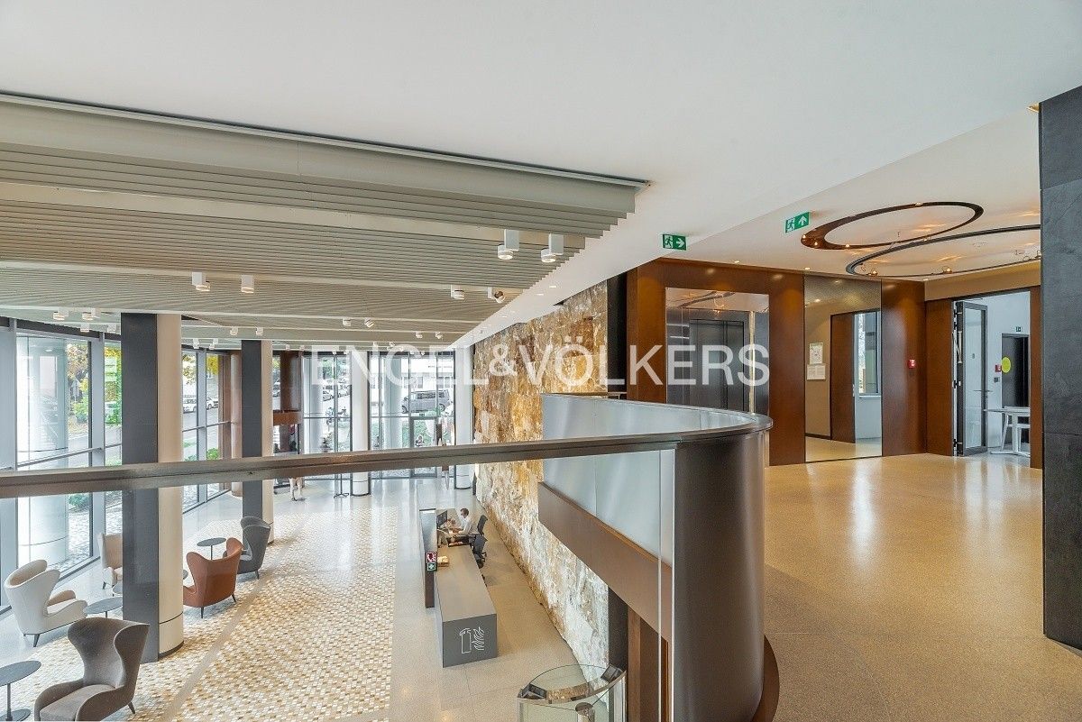 Pronájem kancelář - Lomnického, Praha, 208 m²