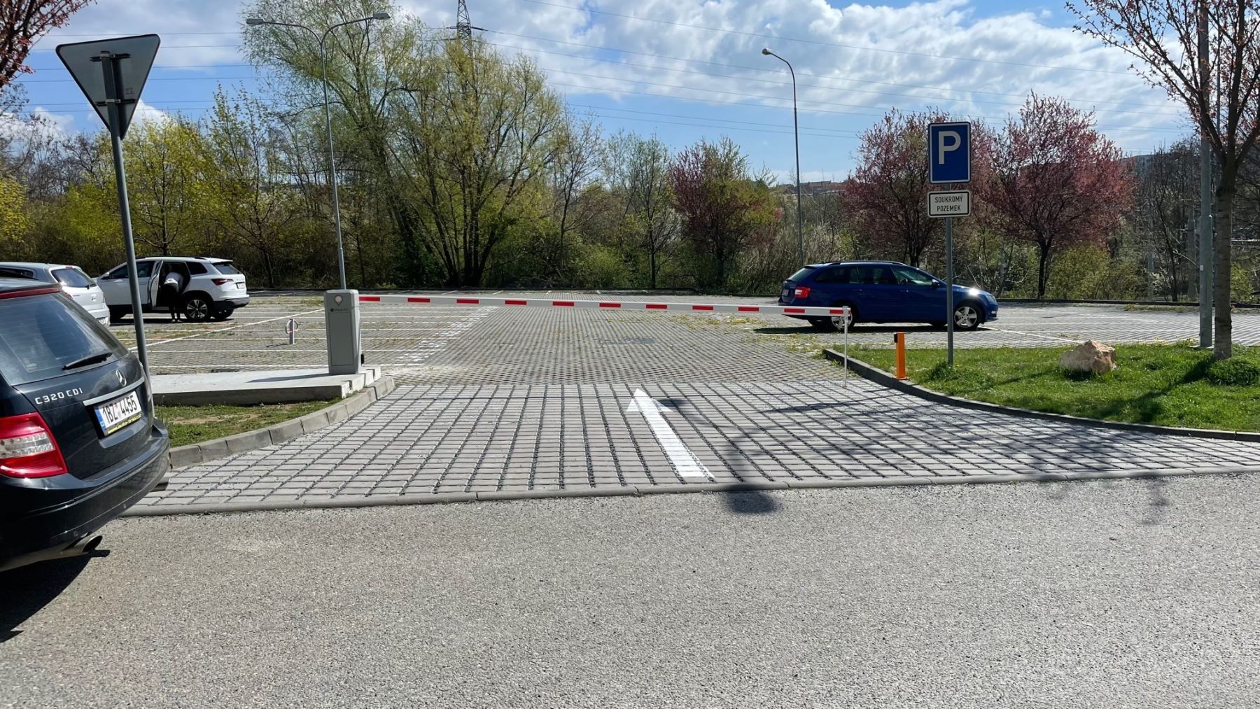 Garáže, Sedláčkova, Brno - Líšeň, Jihomoravský kraj, 15 m² - 2