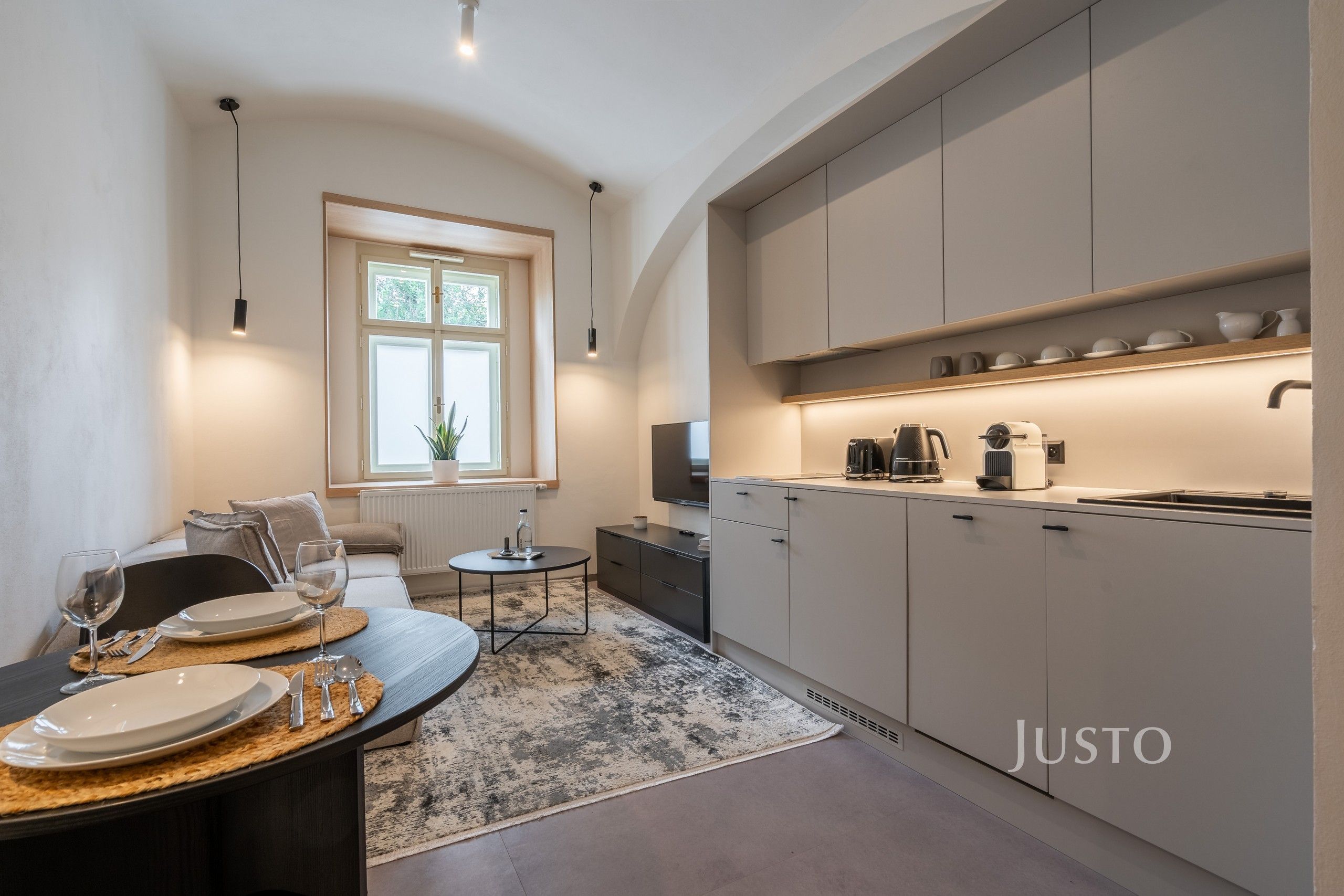 2+kk, Prvního pluku 211, Praha Karlín, 49 m² - 2
