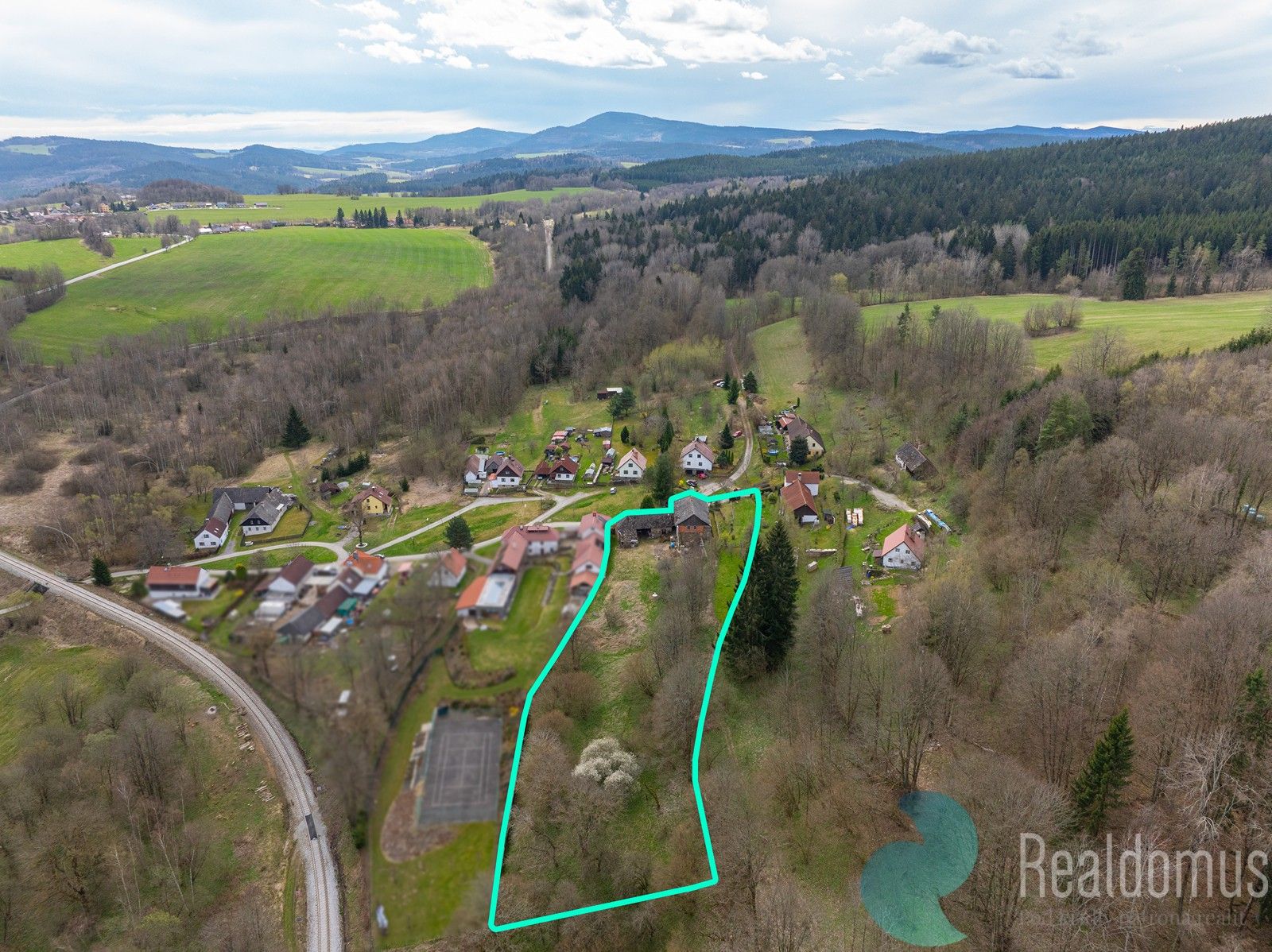 Zemědělské usedlosti, Lučenice, Chroboly, 200 m²