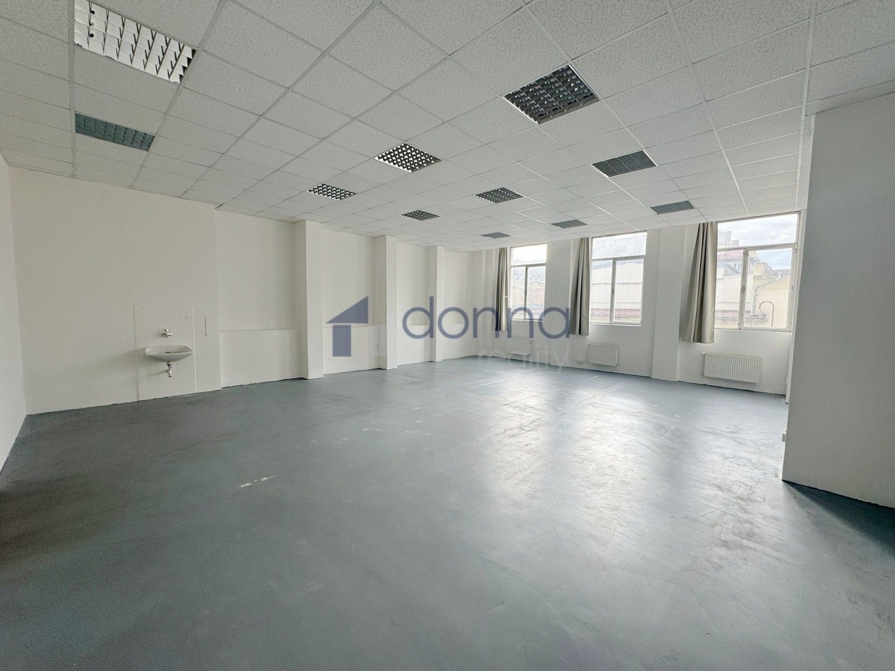 Kanceláře, U průhonu, Praha, 81 m²