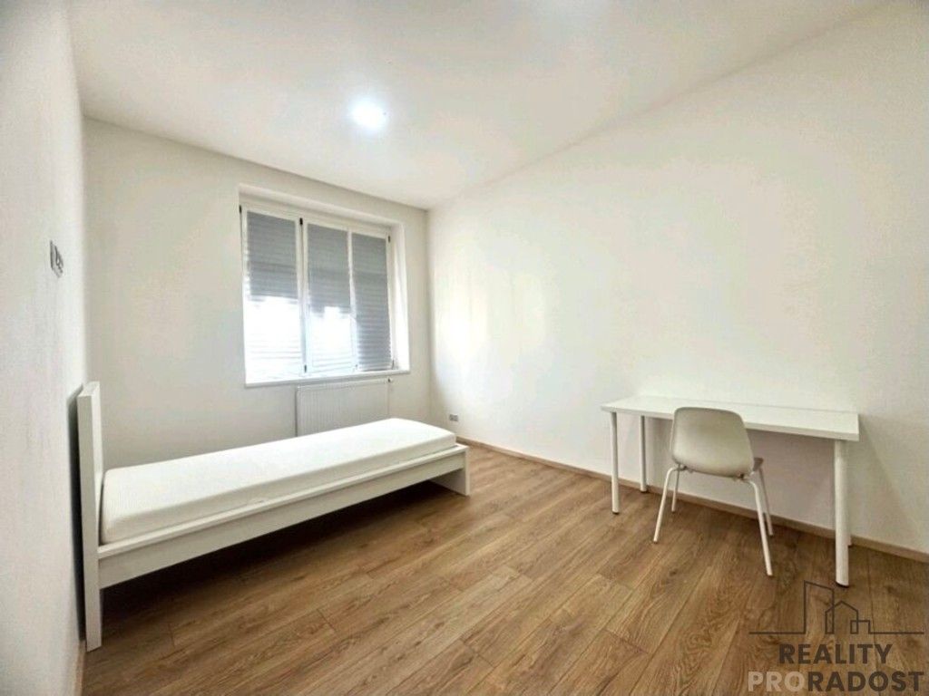 Pronájem byt 3+1 - 5. května 798, Praha Nusle, 75 m² - 2