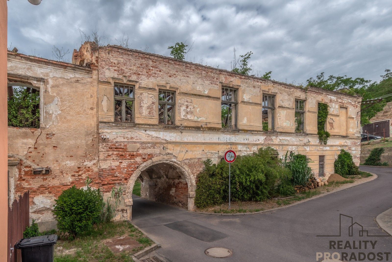 Památky, Tasovice, 1 100 m² - 1