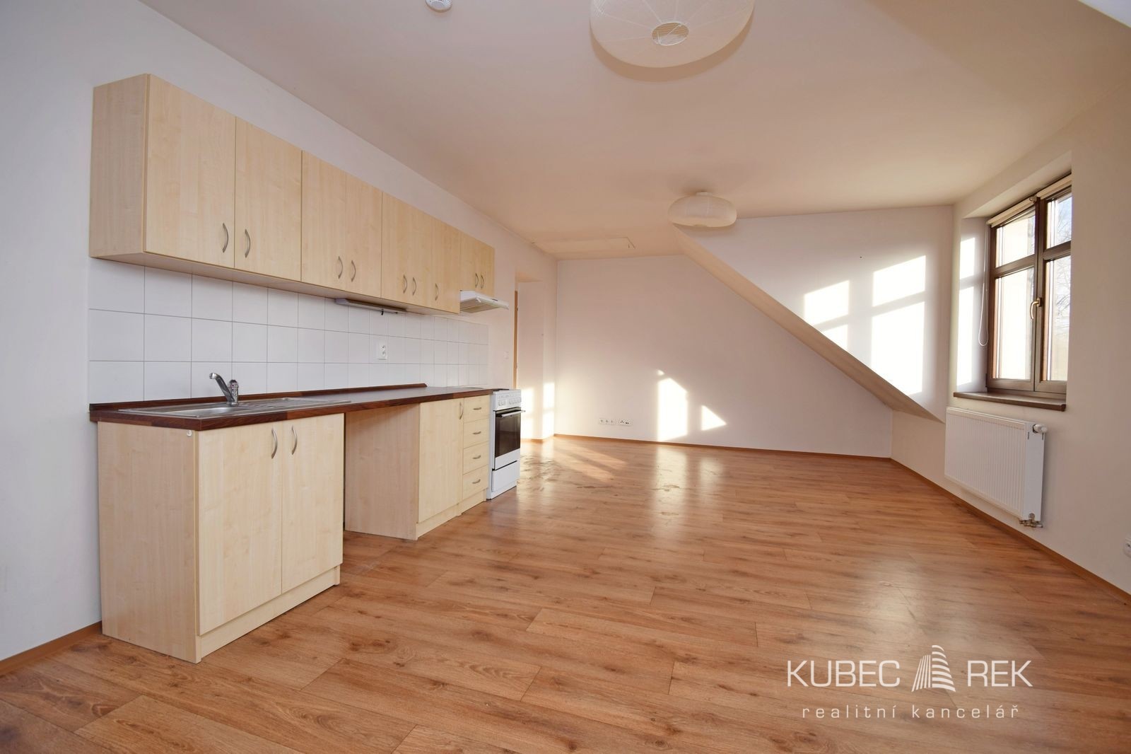Pronájem byt 2+kk - Zbyňkova 751, Tábor, 76 m² - 1
