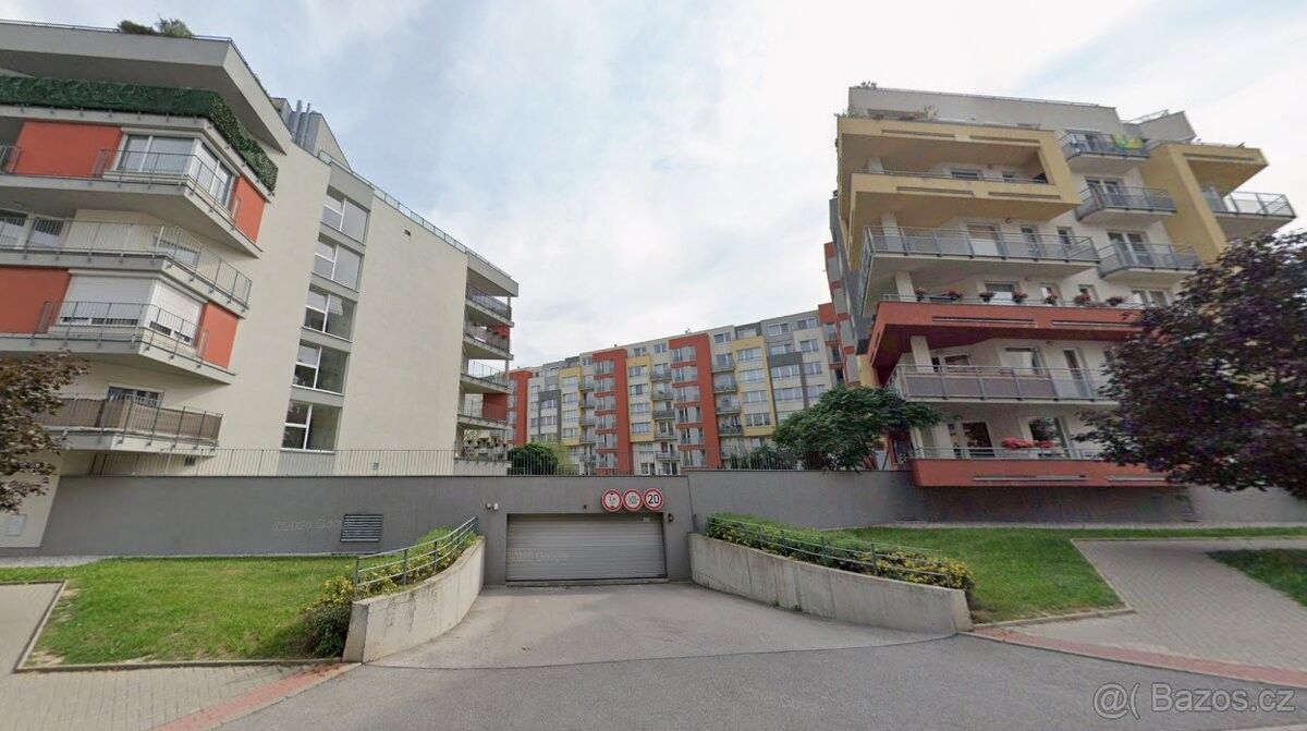 Garáže, Praha, 155 00