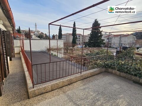 Rodinné domy, 987 66, Zahraničí