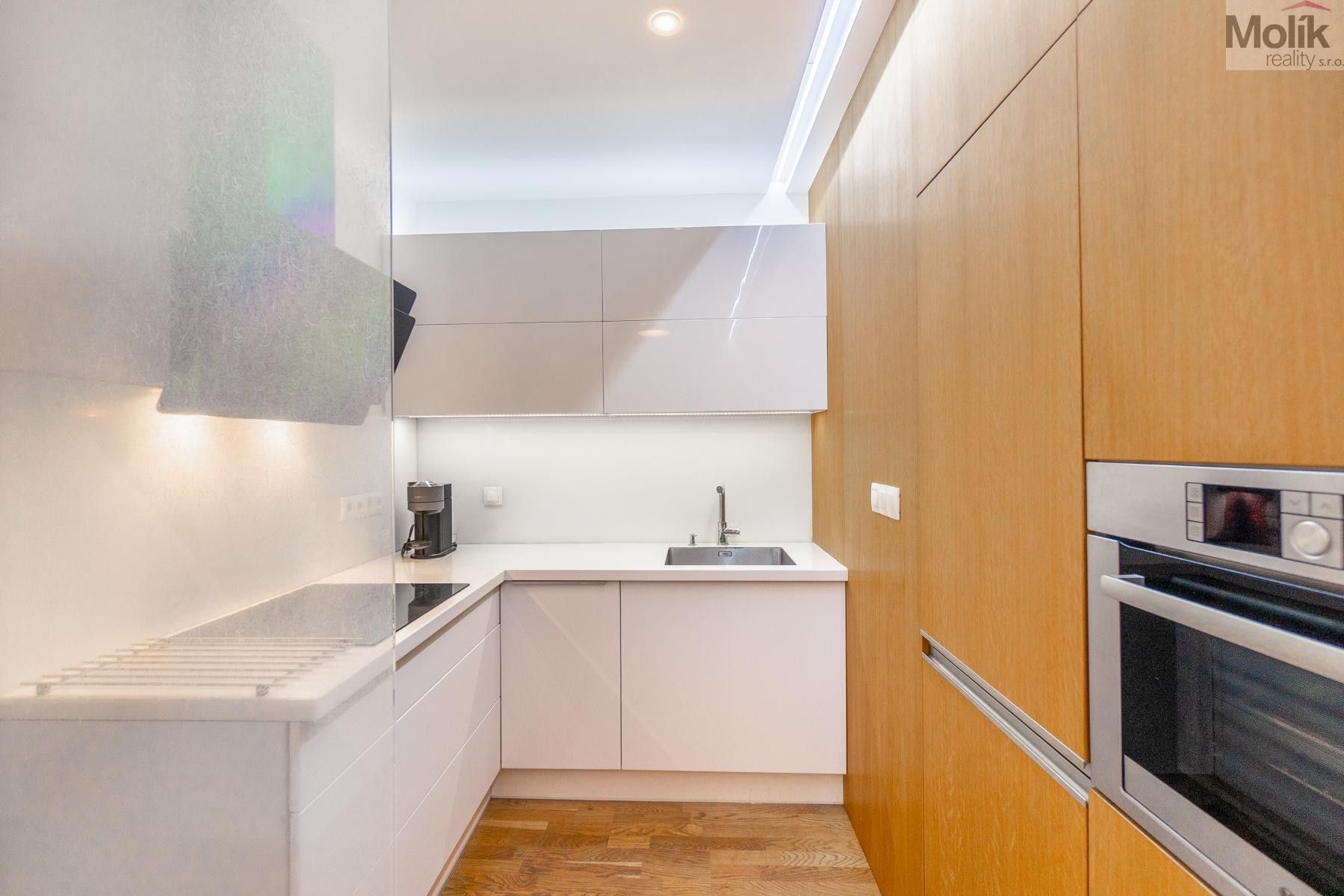 3+kk, Psohlavců, Praha, 64 m²