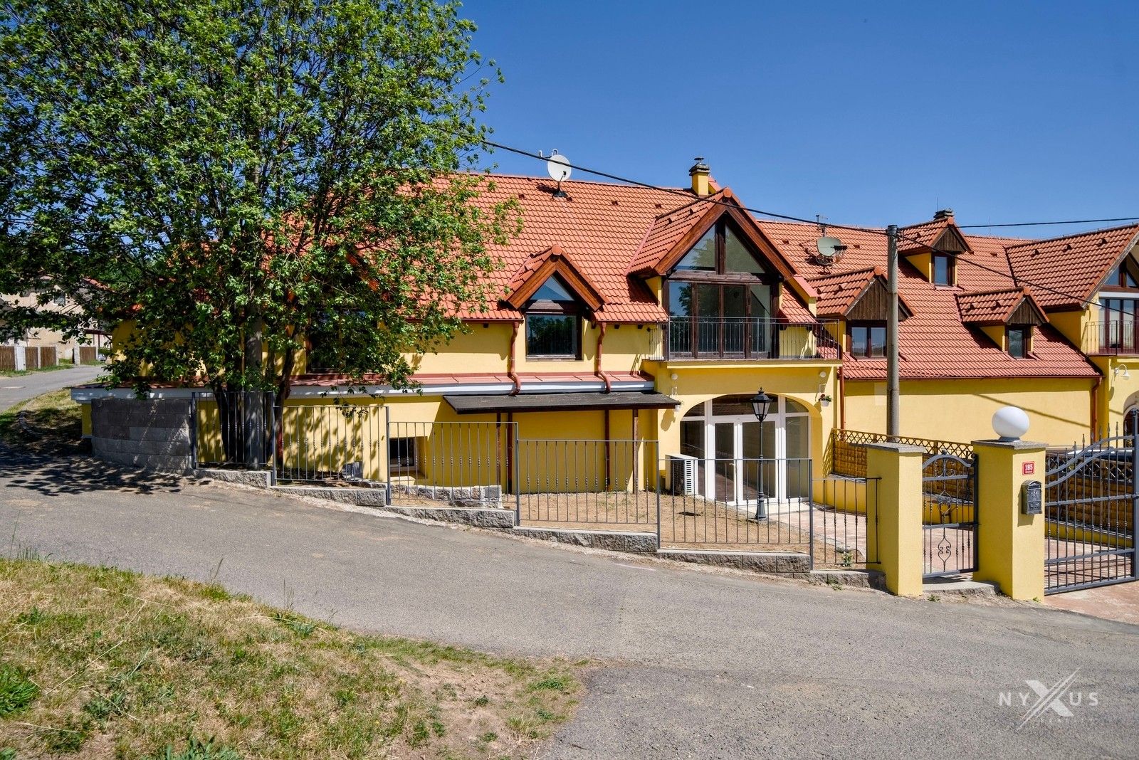 Rodinné domy, Ke dvoru 185, Černolice, 375 m²