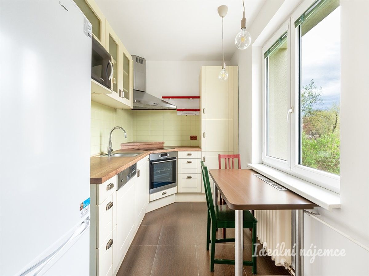 Pronájem byt 2+1 - Púchovská, Praha, 50 m²