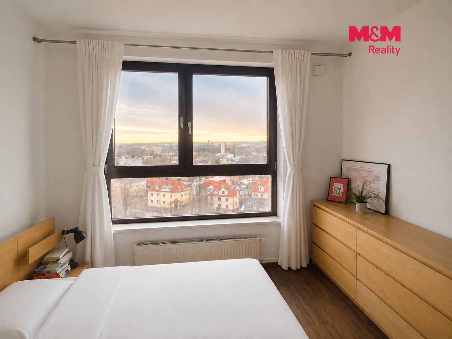 Byt 2+kk · 46 m² · Jeremiášova, Praha - 3