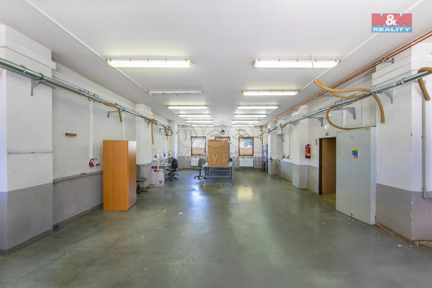 Pronájem výrobní prostory - Veleslavínova, Přeštice, 918 m²