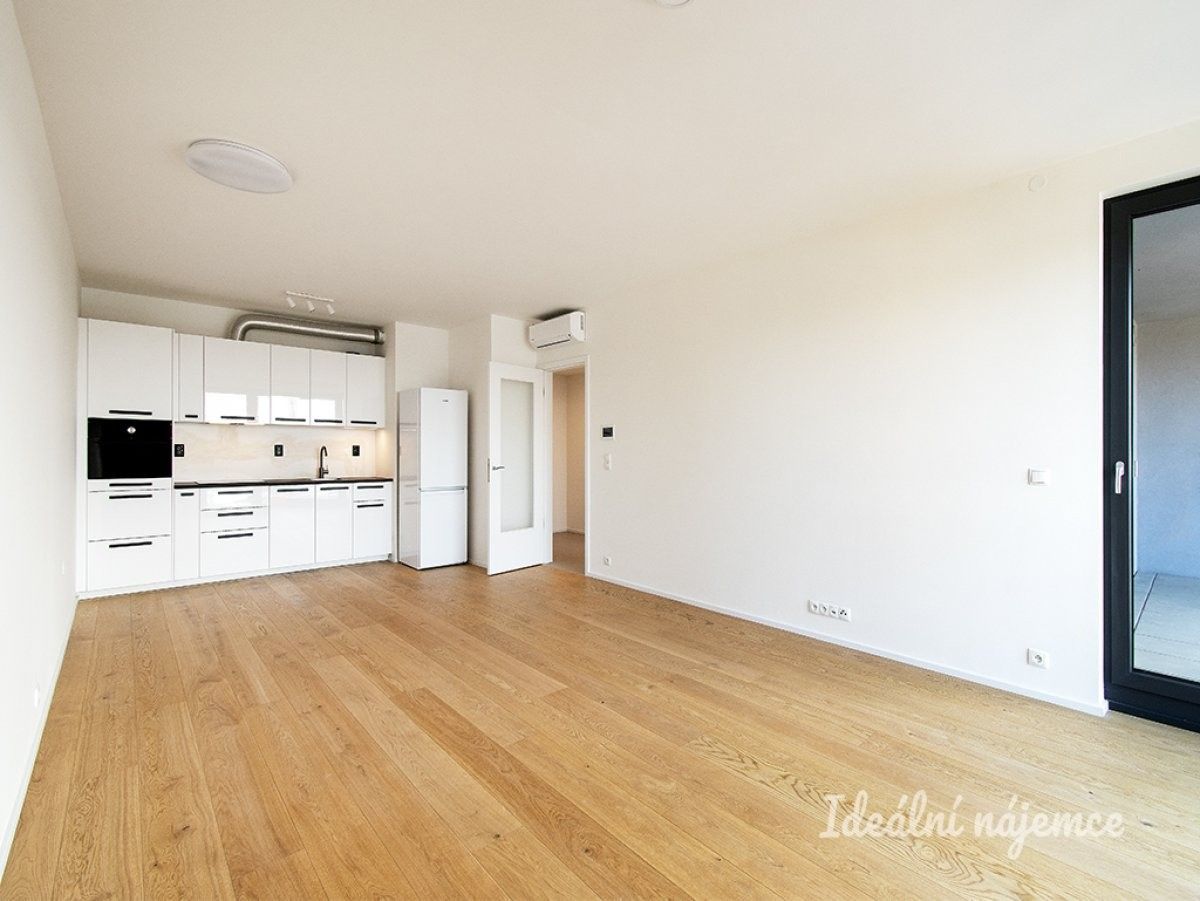 2+kk, Počernická, Praha, 60 m²