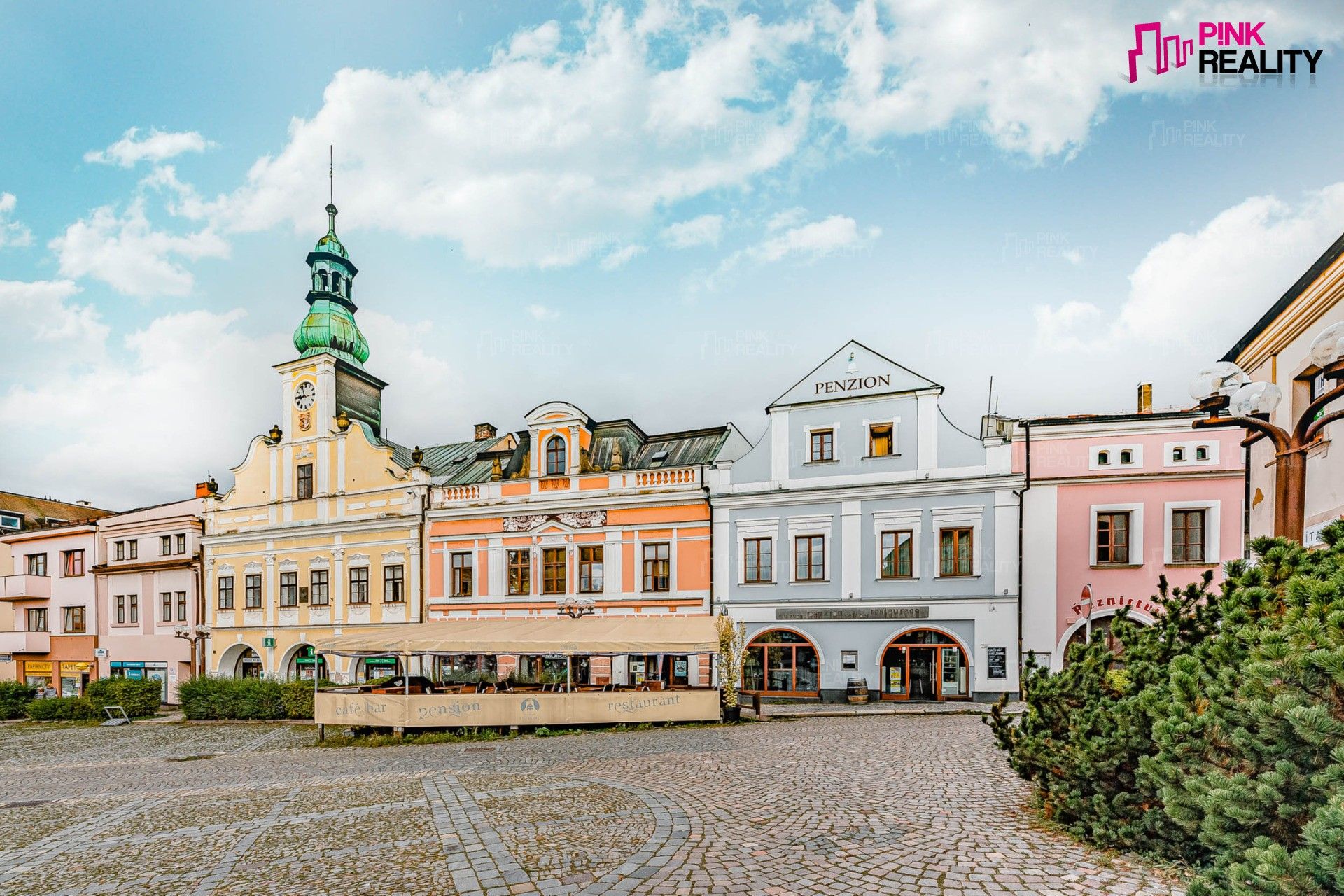 Ubytovací zařízení, Staré náměstí, Rychnov nad Kněžnou, 597 m² - 1