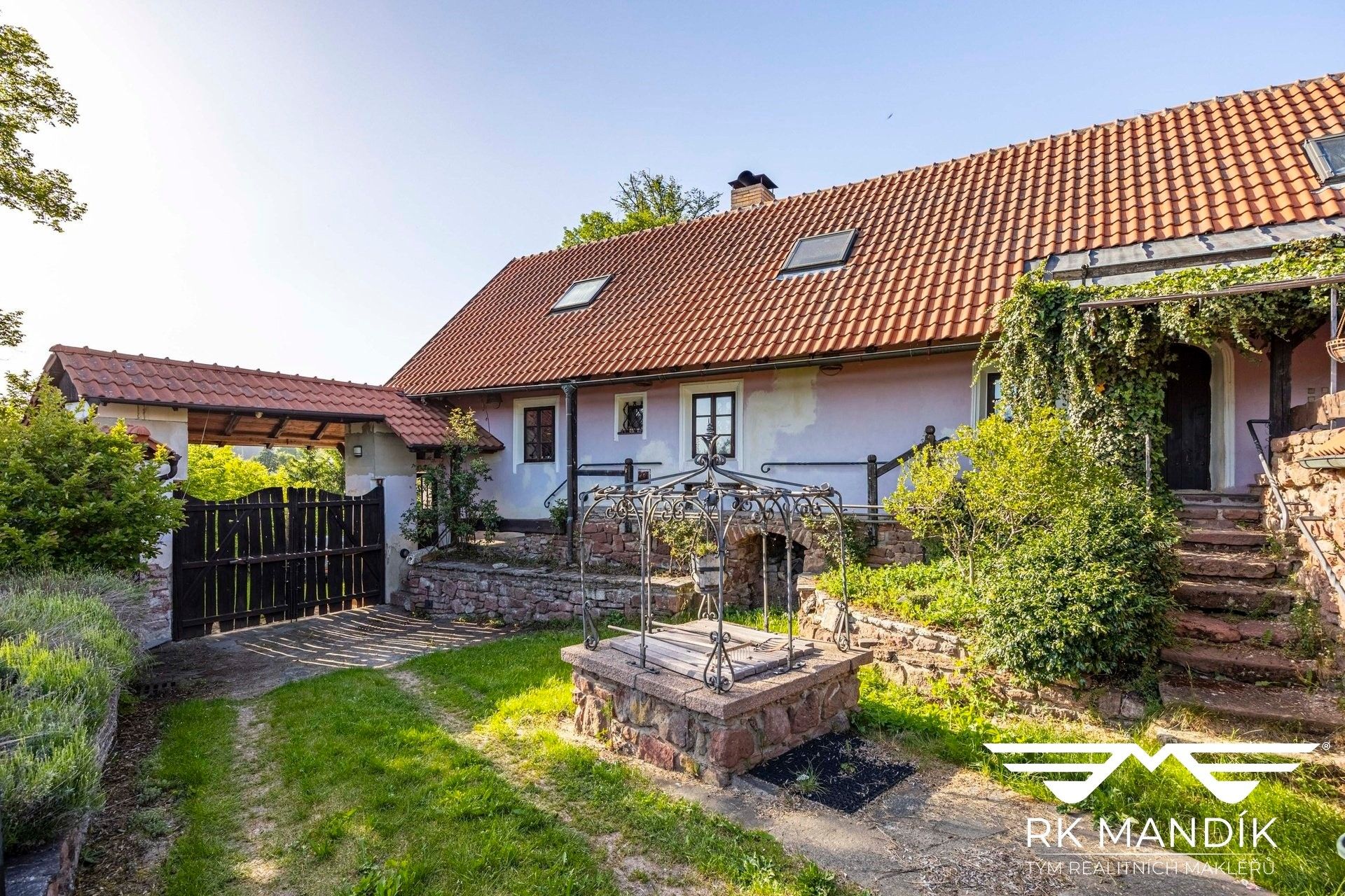 Chalupy, Oplany, 270 m² - 1