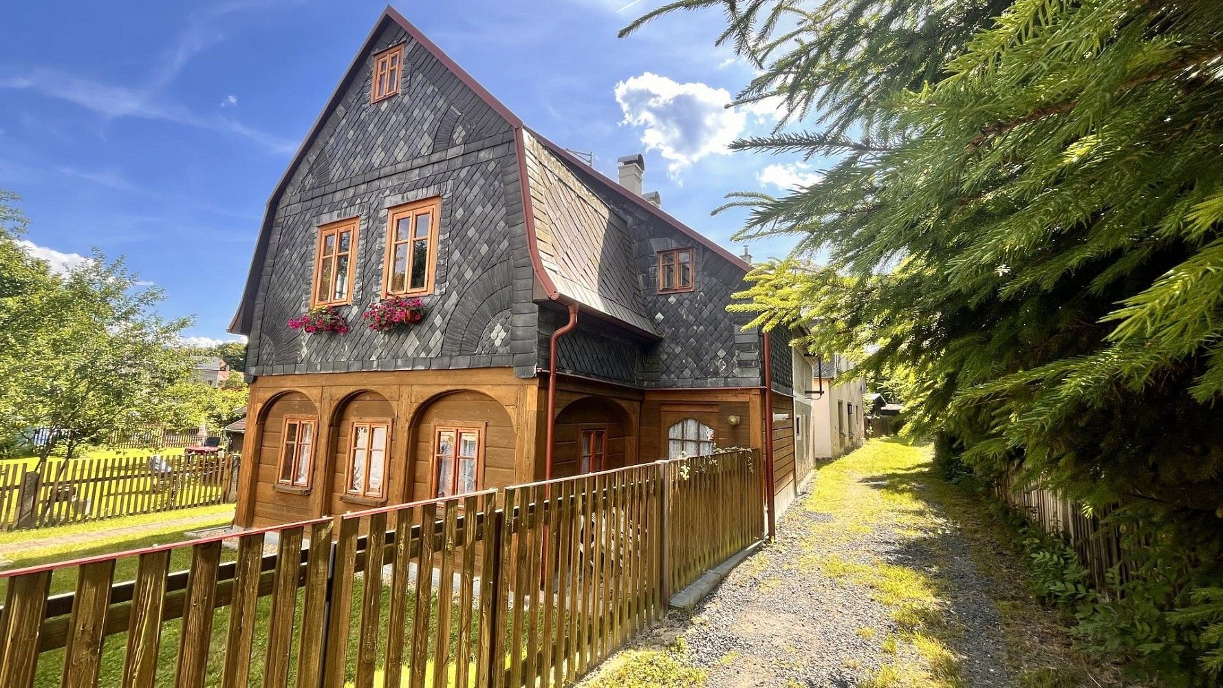 Komerční nemovitost, 190 m²