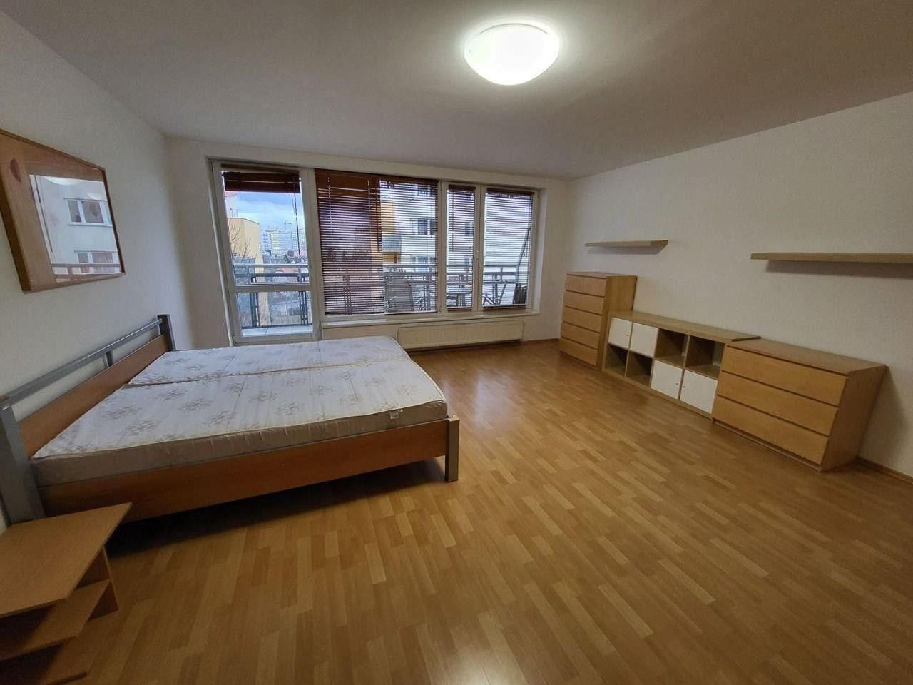 Pronájem byt 1+kk - Harmonická, Praha, 58 m²