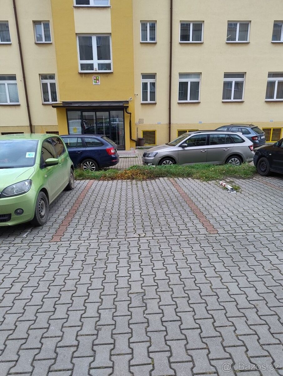 Garáže, Letkov, 326 00