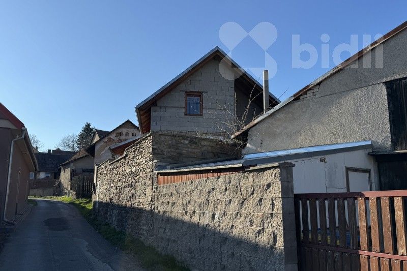 Prodej rodinný dům - Doubravčany, Zásmuky, 180 m²