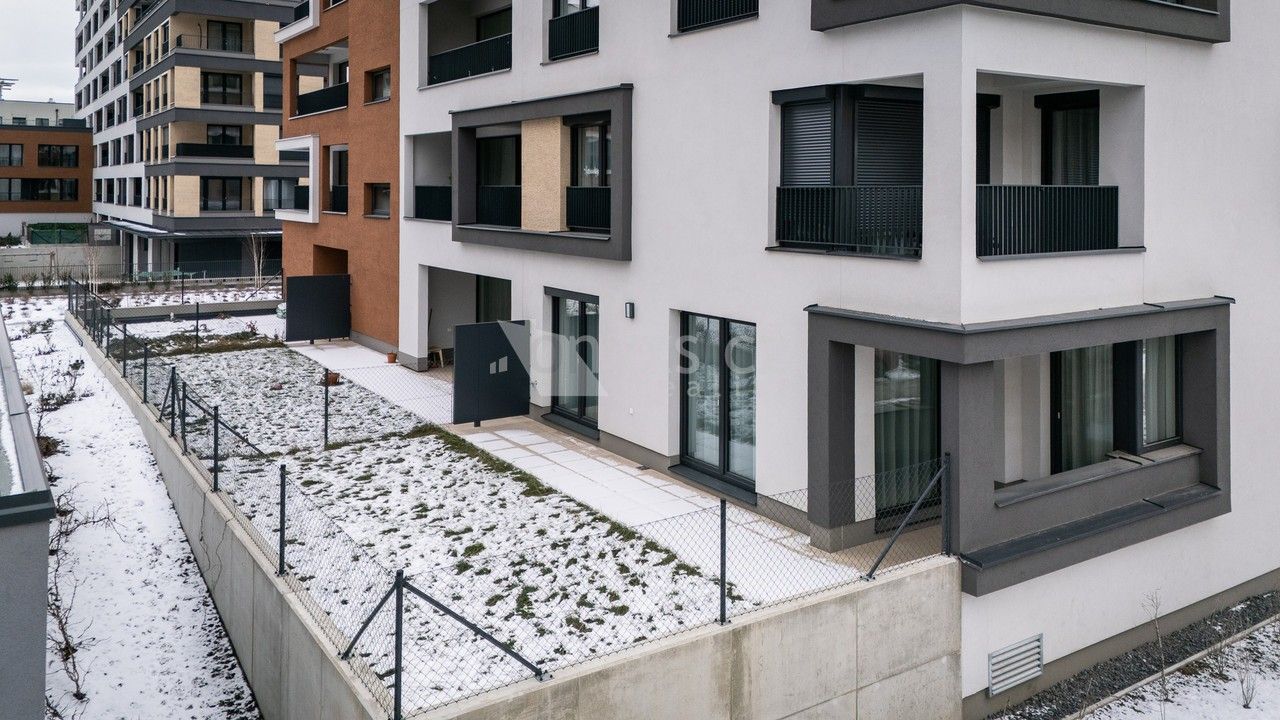 3+kk, Poděbradská, Praha, 90 m²