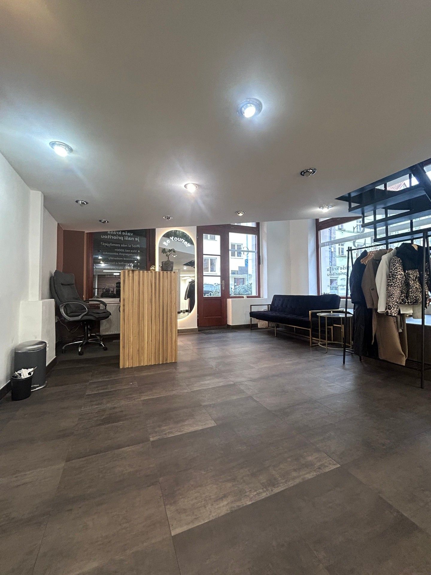 Pronájem obchodní prostory - Nad Panenskou, Praha, 118 m²