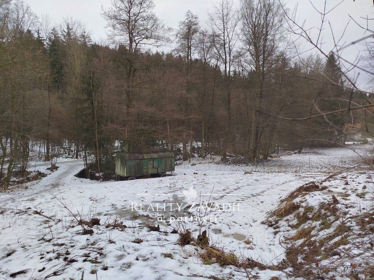 Zahrady, Senohraby, 251 66