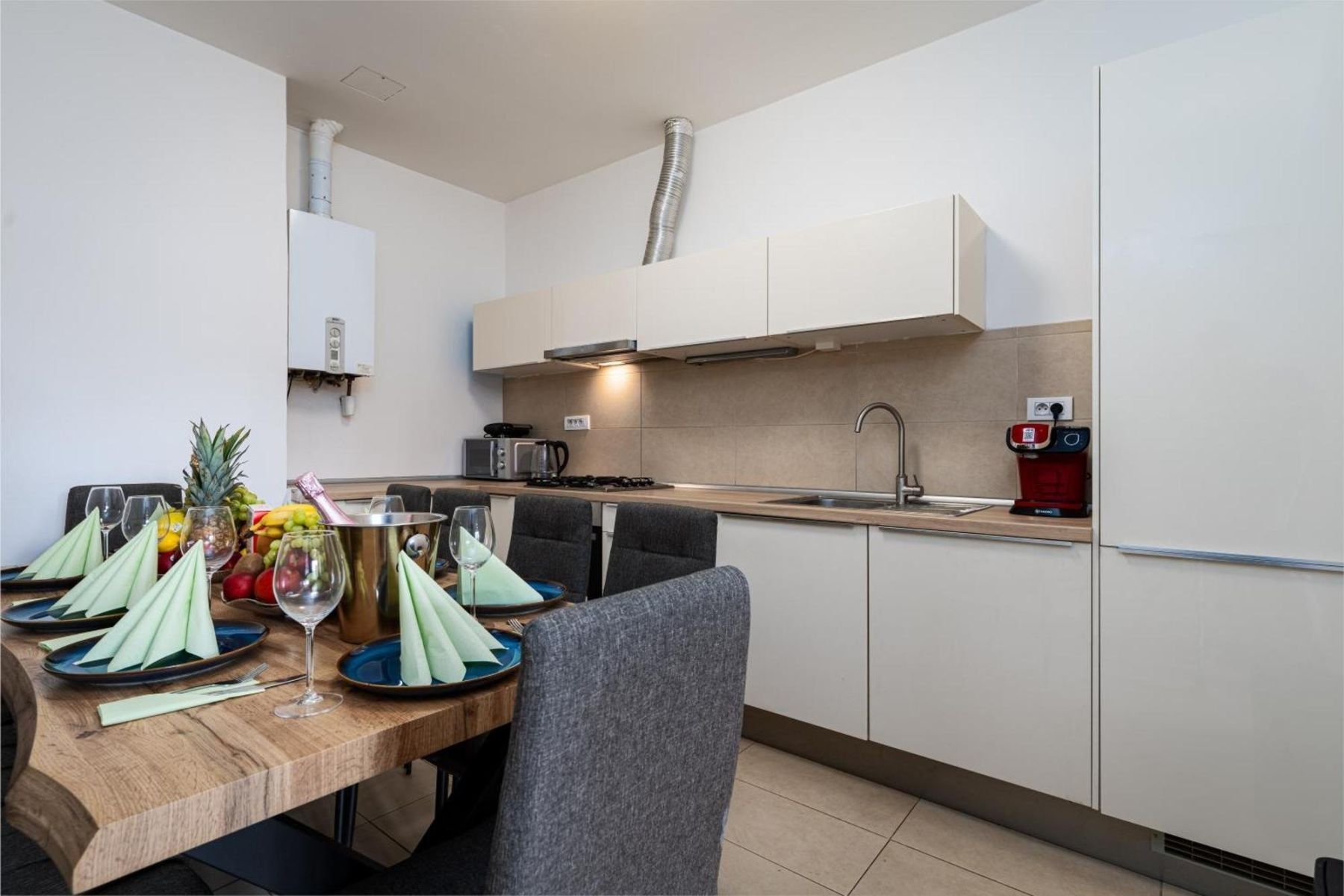 Byty, Ortenovo náměstí, Praha - Holešovice, 156 m² - 2