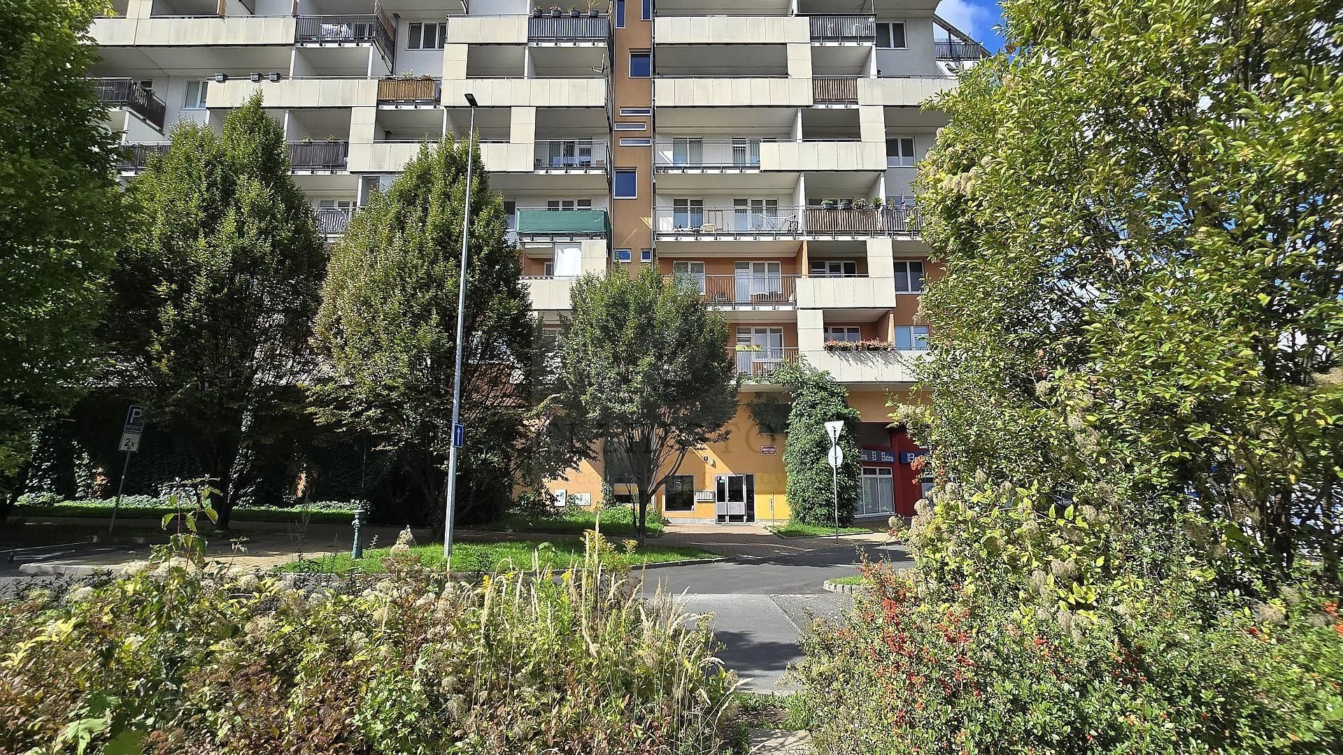 2+kk, Podkovářská, Praha, 53 m²