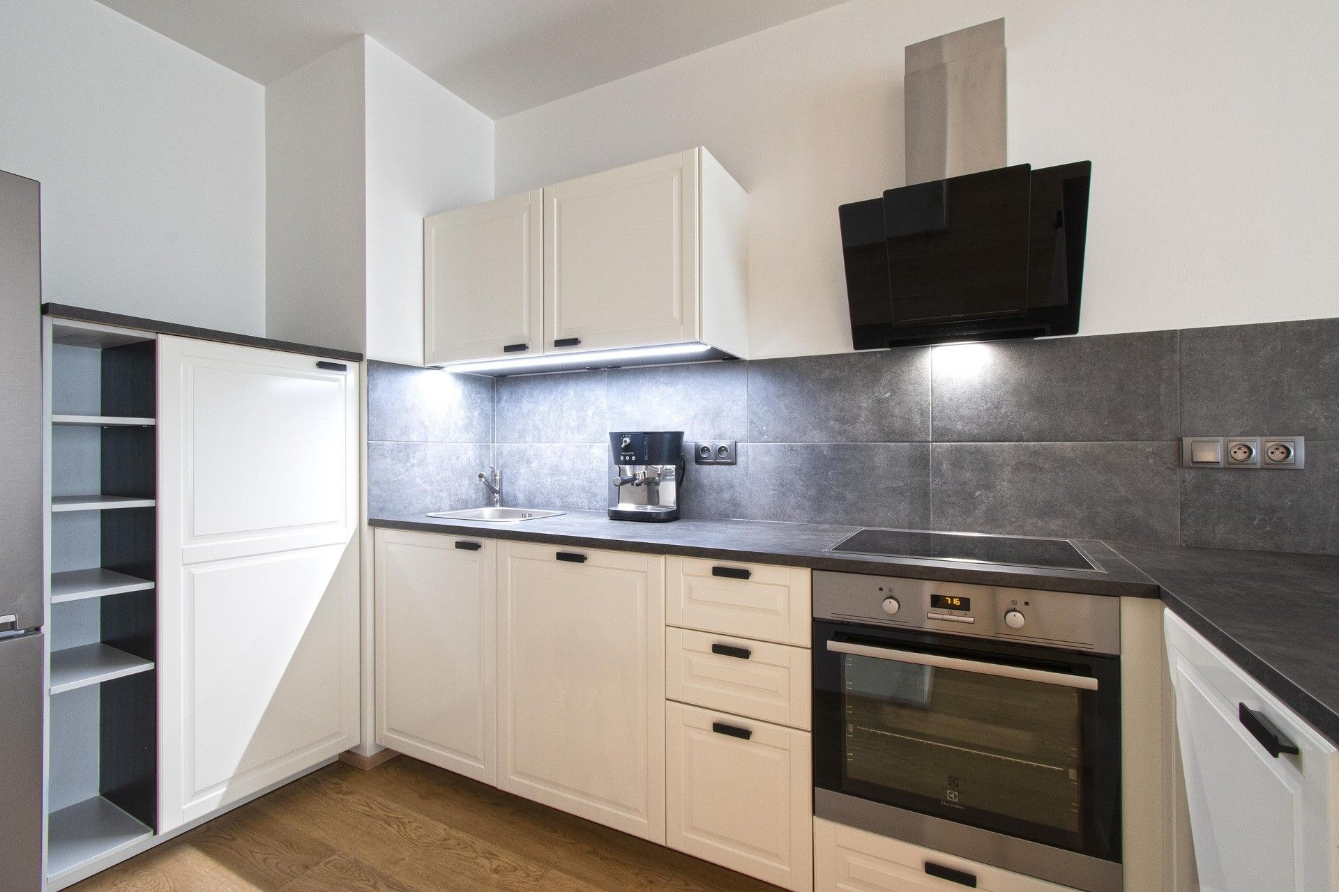 2+kk, V Horkách, Praha, 49 m² - 1