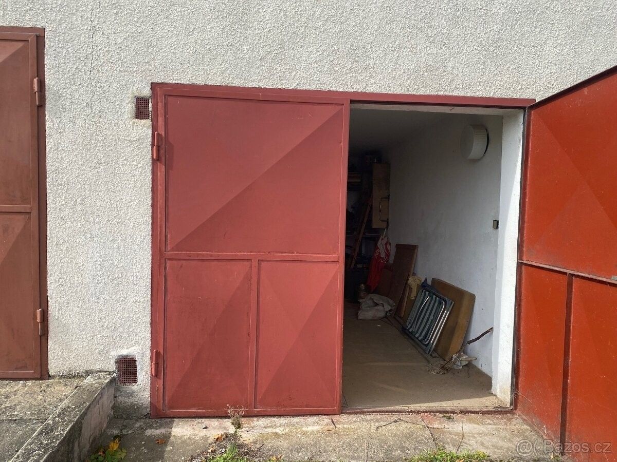 Pronájem garáž - Moravské Budějovice, 676 02