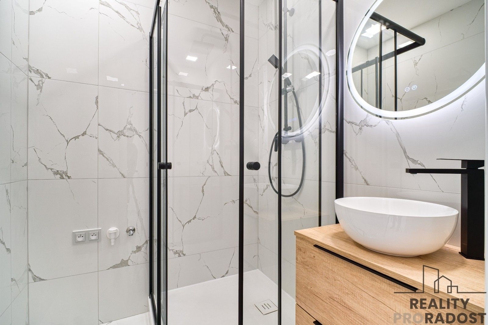 Pronájem byt 2+kk - Vietnamská, Ostrava, 41 m²