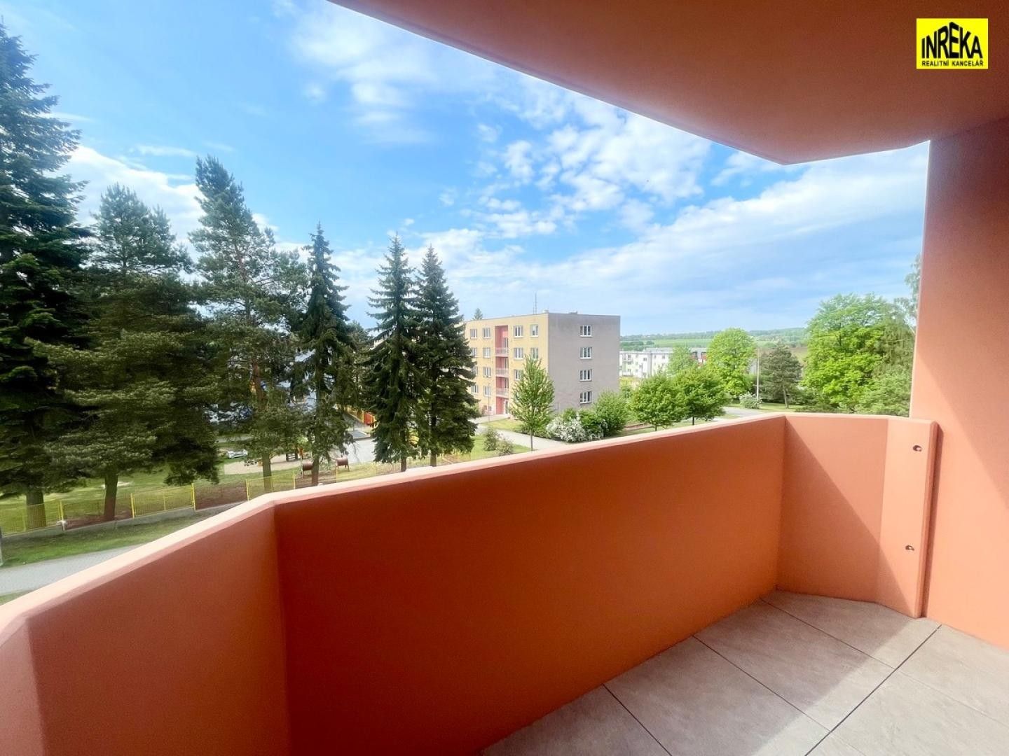 1+1, Angela Kančeva, Tábor, 40 m² - 1