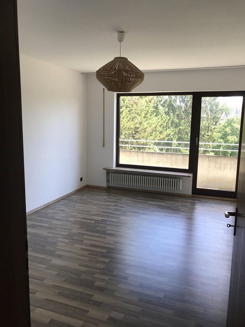 Pronájem byt 3+1 - Friedrichsberg 46 Stuttgart Möhringen Baden-Württemberg 70567, 100 m² - 5