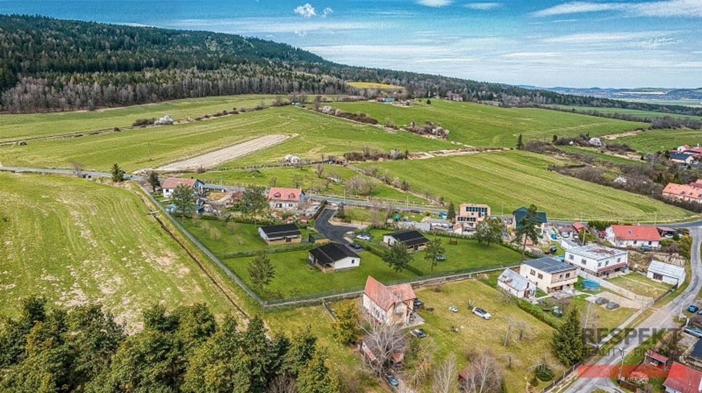 Pozemek pro bydlení · 1 553 m² · Běštín - 3