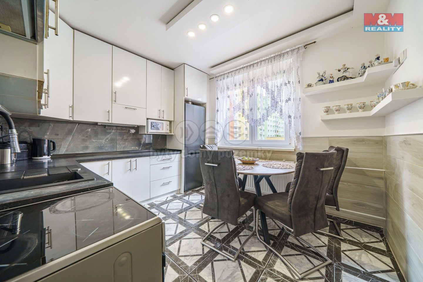 4+1, Okružní, Klášterec nad Ohří, 77 m²