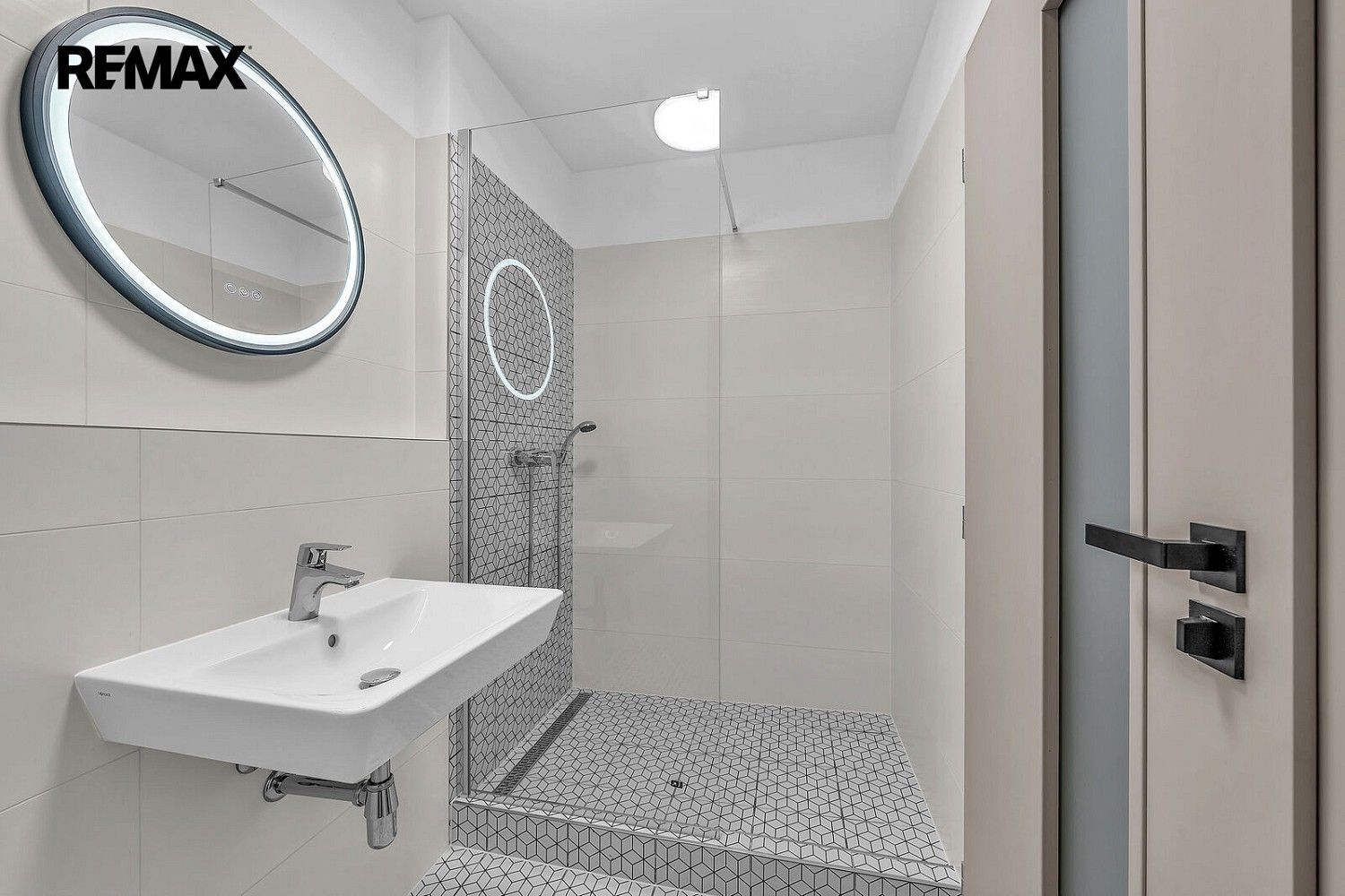Pronájem byt 1+kk - Milovice - Mladá, okres Nymburk, Středočeský kraj, 25 m² - 2