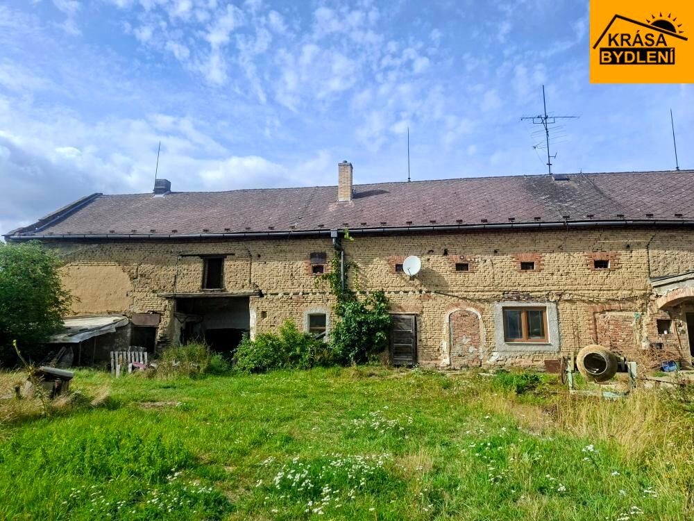 Prodej rodinný dům - Loučany, 250 m² - 5
