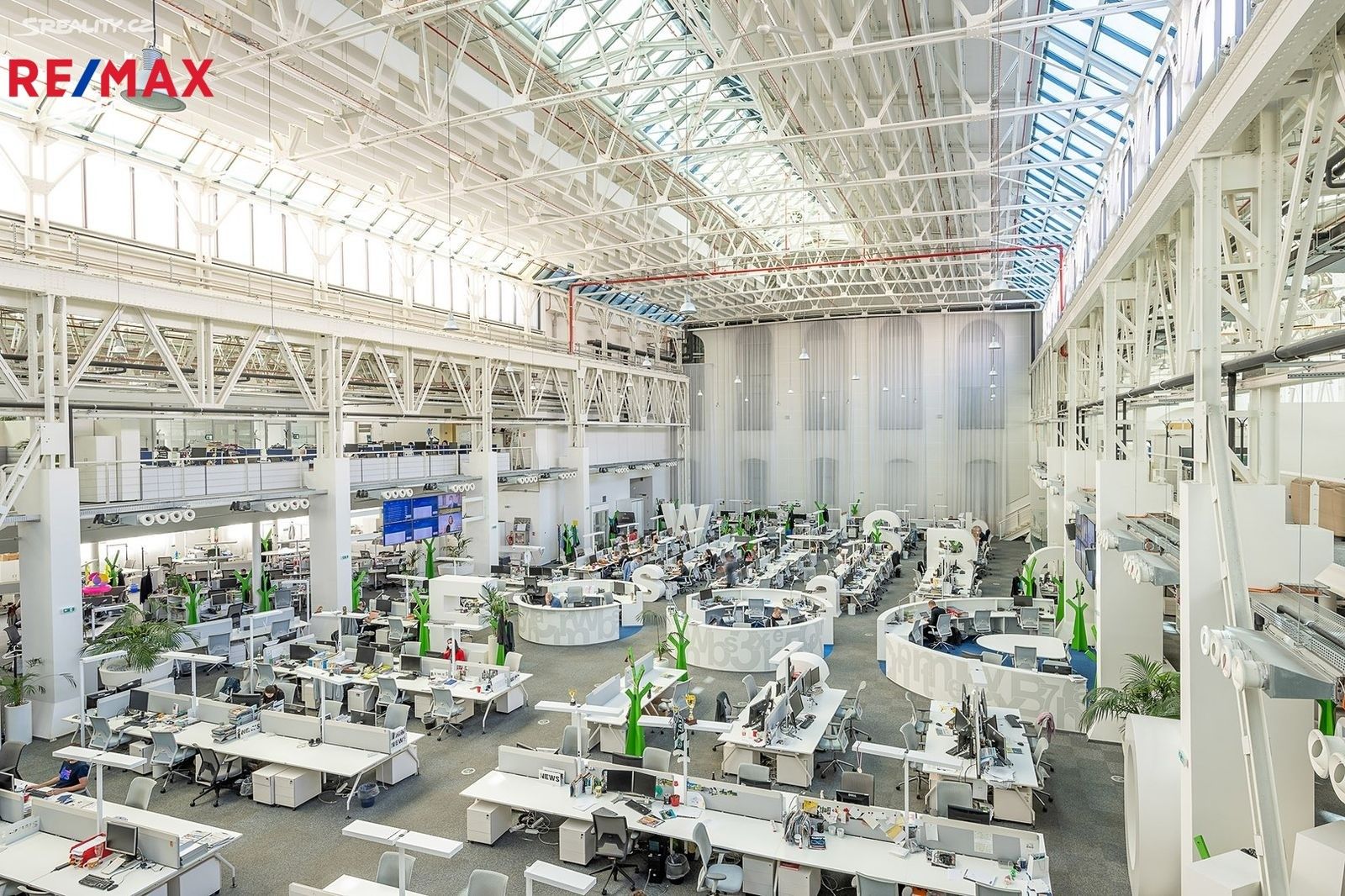 Pronájem kancelář - Pernerova, Praha, 595 m²