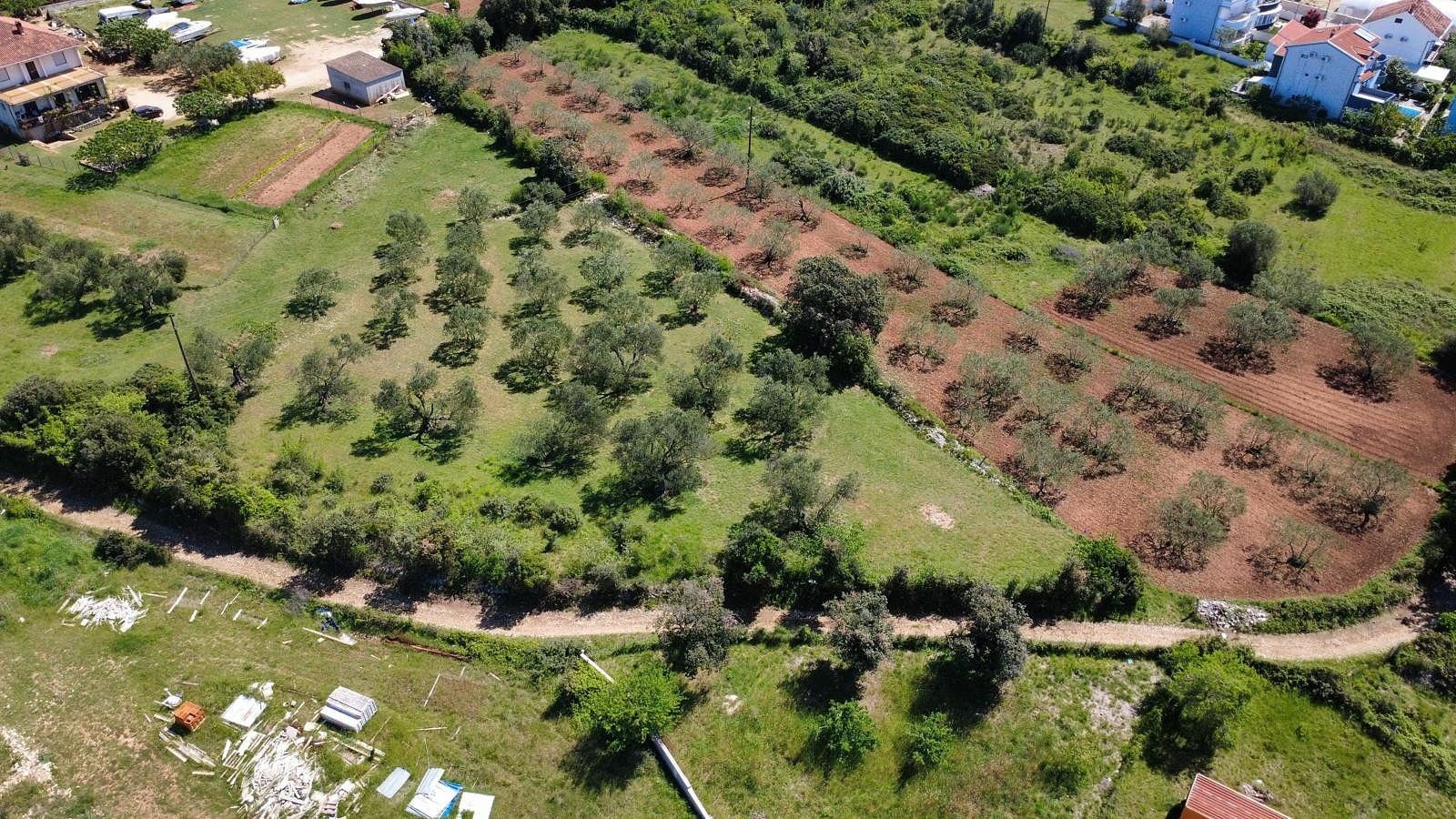Pozemek pro bydlení, 3 000 m²