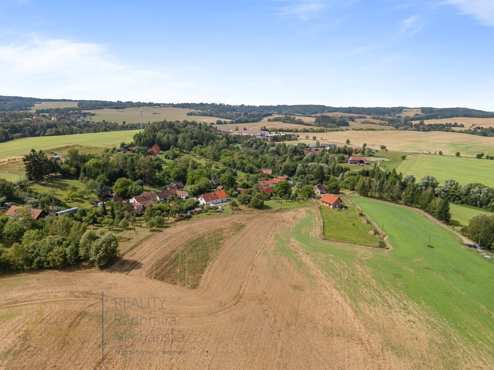 Pozemek pro bydlení, 1 900 m²
