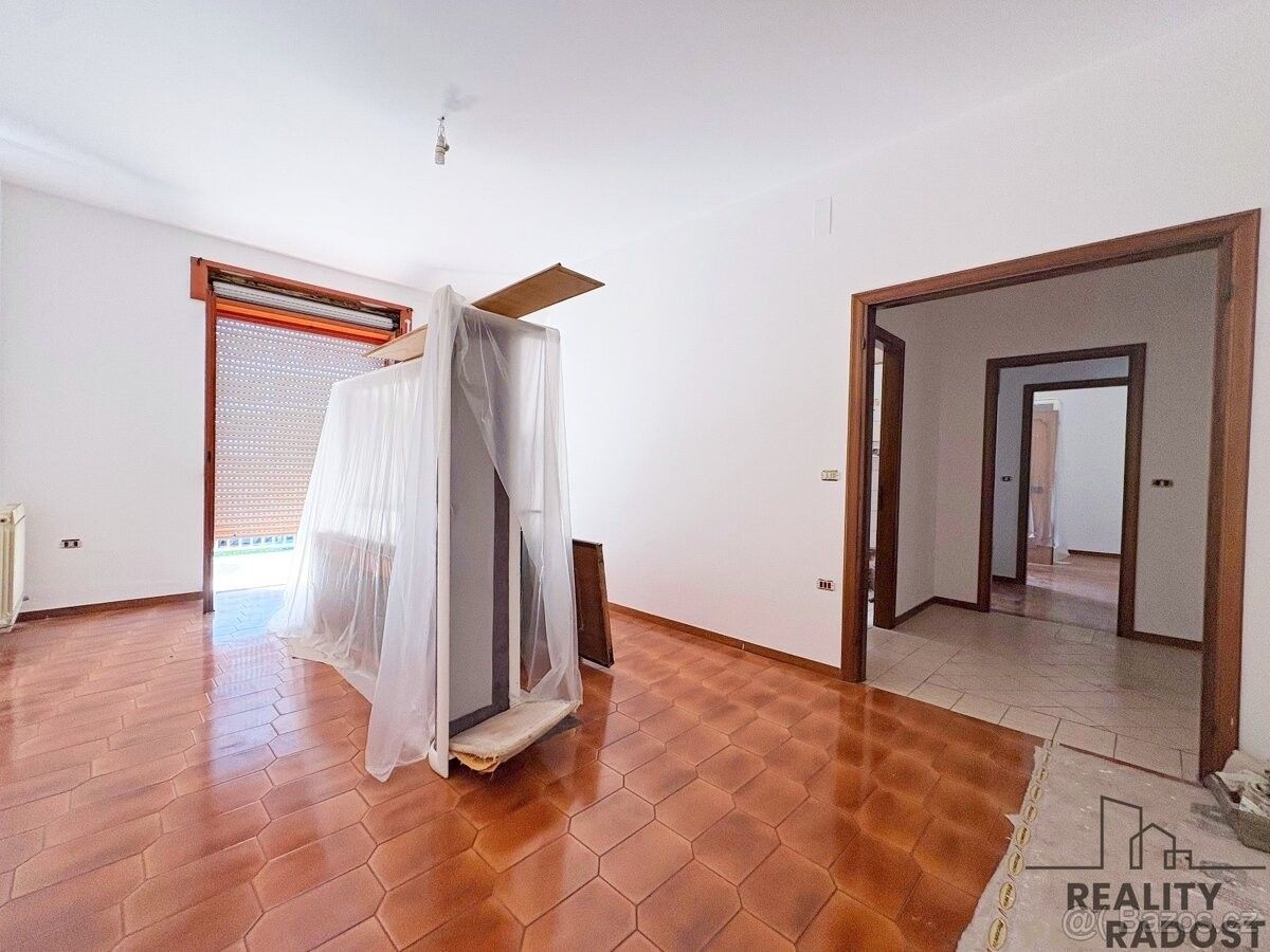 Prodej byt - 987 66, Zahraničí