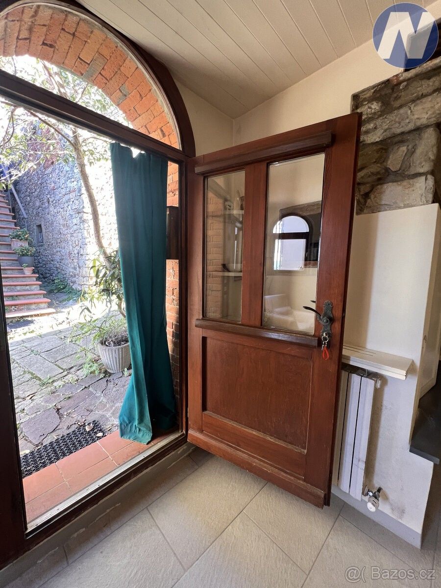 Prodej rodinný dům - 987 66, Zahraničí