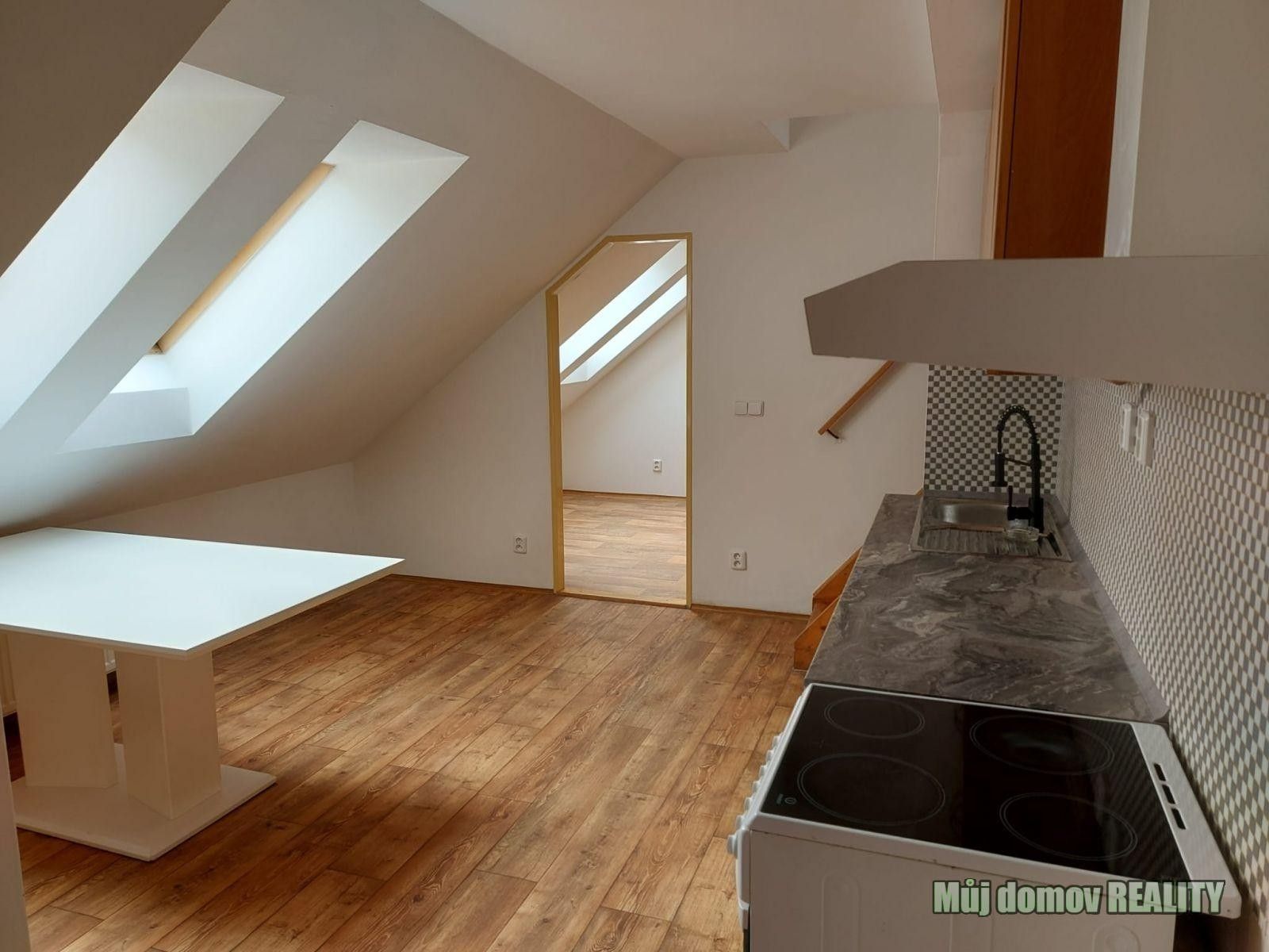 Byt 3+kk · 75 m² · Věštínská  , Praha - 3