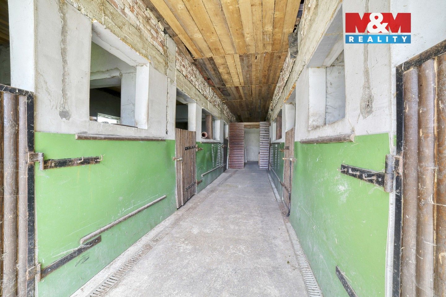 Zemědělský objekt · 240 m² · Křižovatka - 4