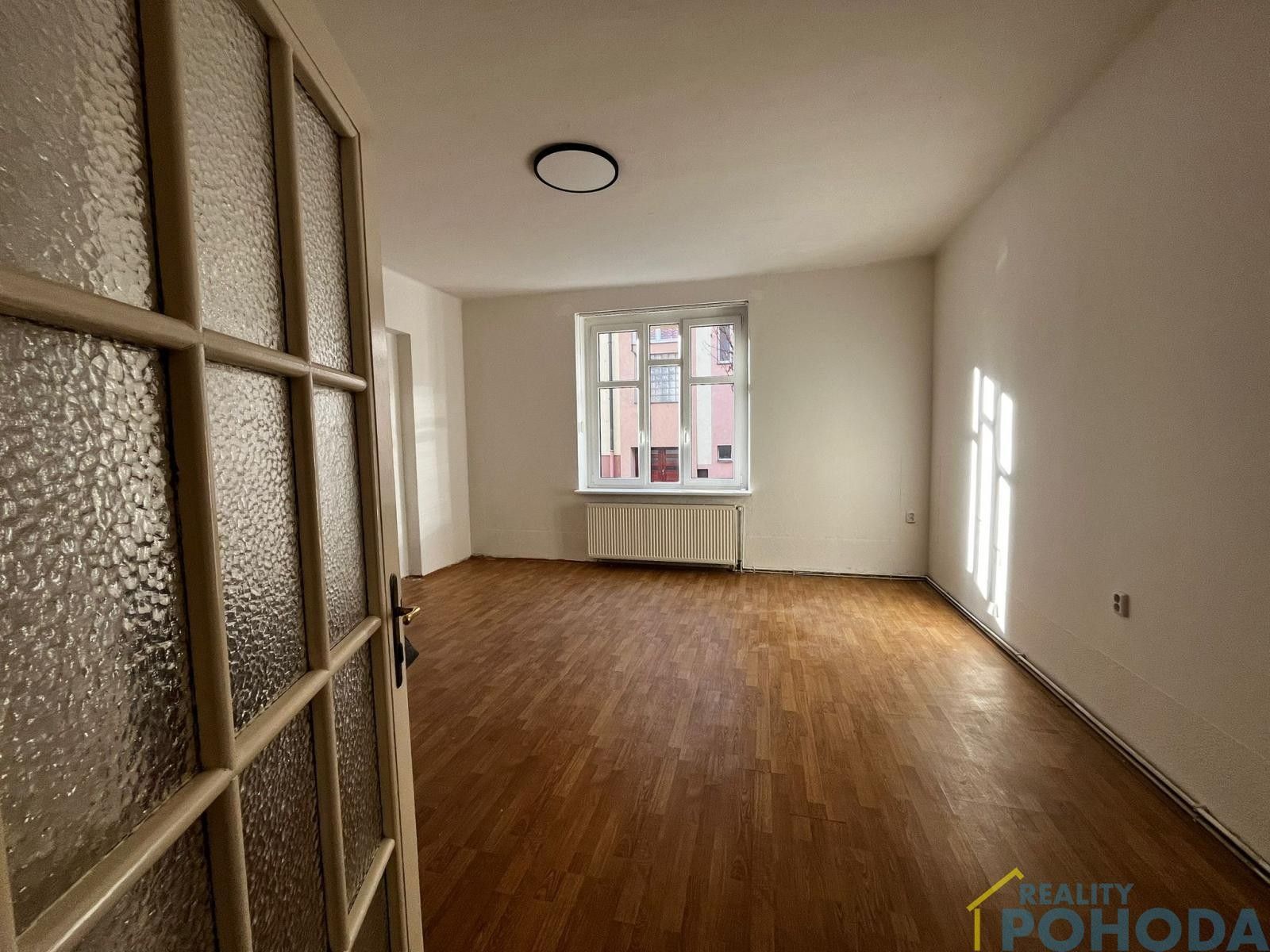 Pronájem byt 2+1 - K Višňovce, Pardubice, 60 m²