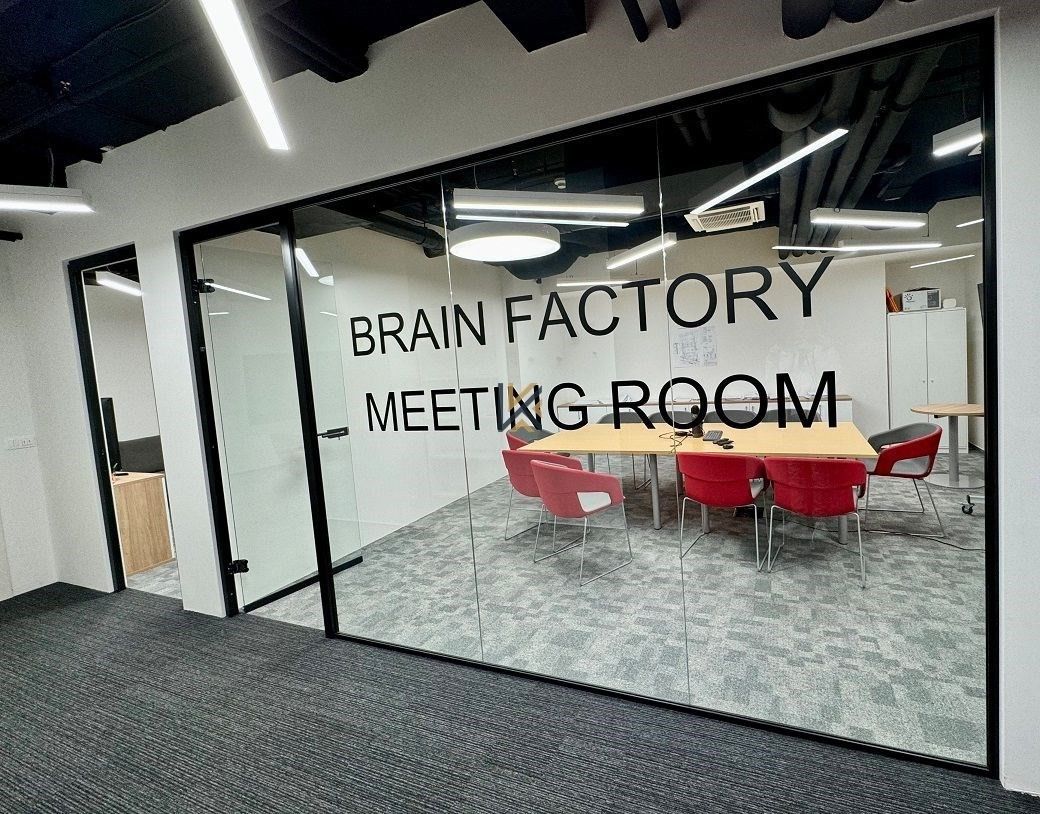 Pronájem obchodní prostory - Na strži, Praha, 194 m²