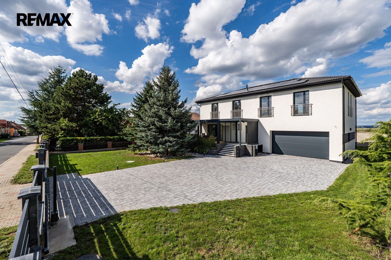 Rodinné domy, Sluhy, okres Praha-východ, 329 m² - 2