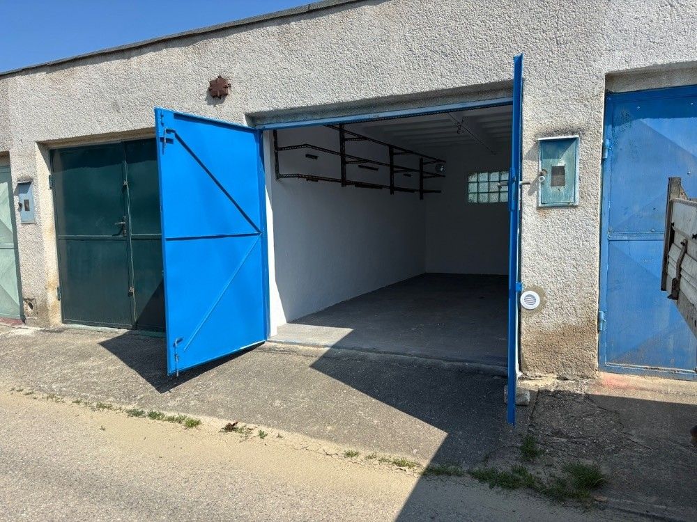 Garáže, Ostrava, 723 00 - 1