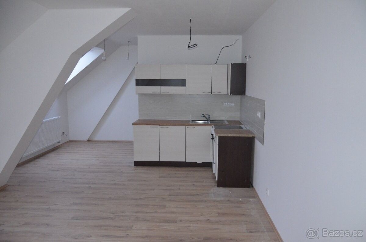 Byty, Hradištko, 289 12