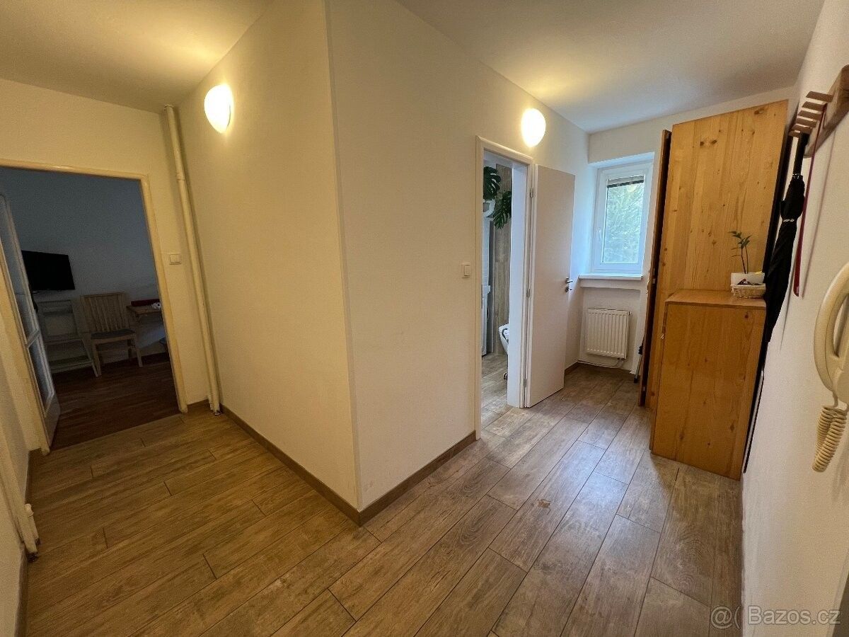 Prodej byt - Adamov, 679 04